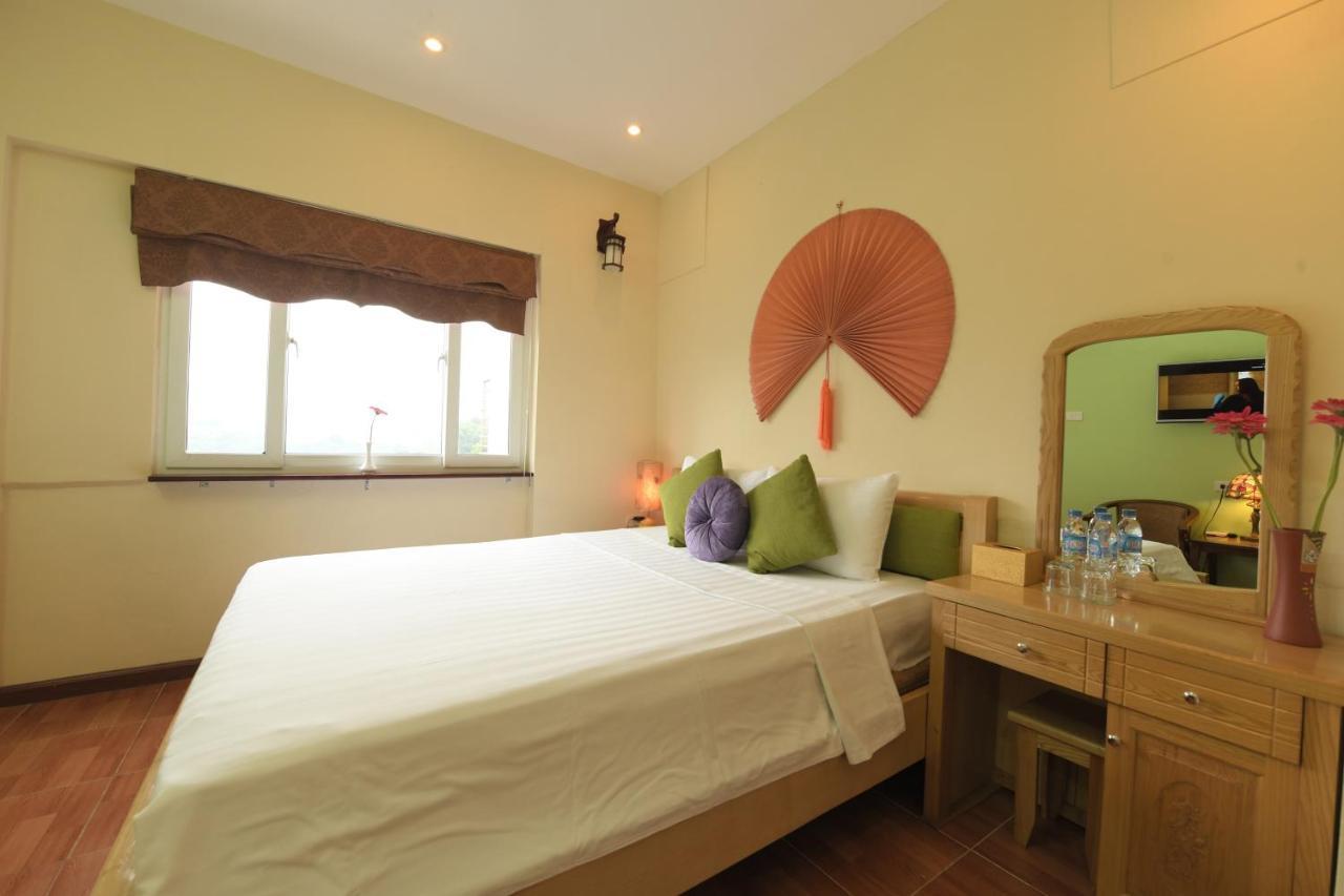 Holiday Lakeview Hotel Ханой Екстериор снимка