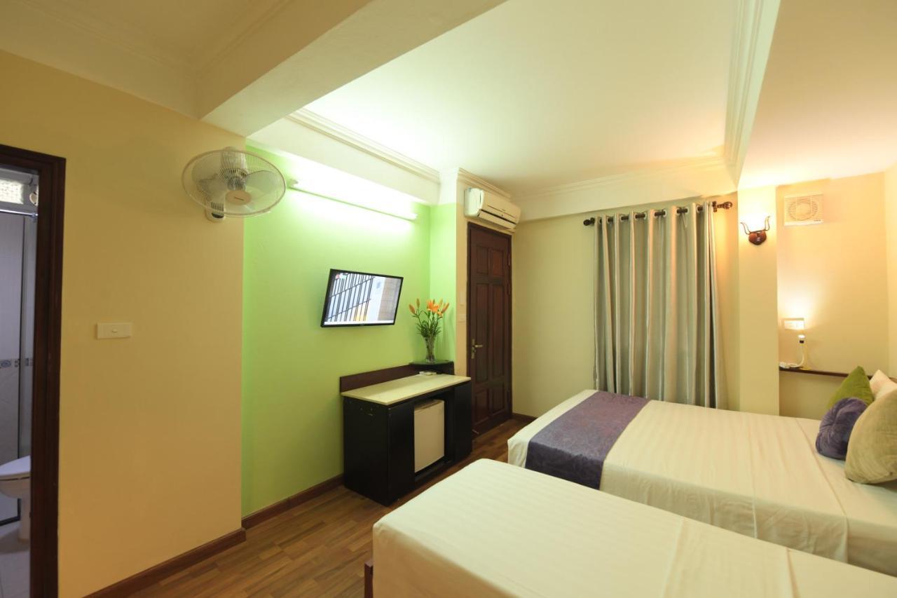 Holiday Lakeview Hotel Ханой Екстериор снимка