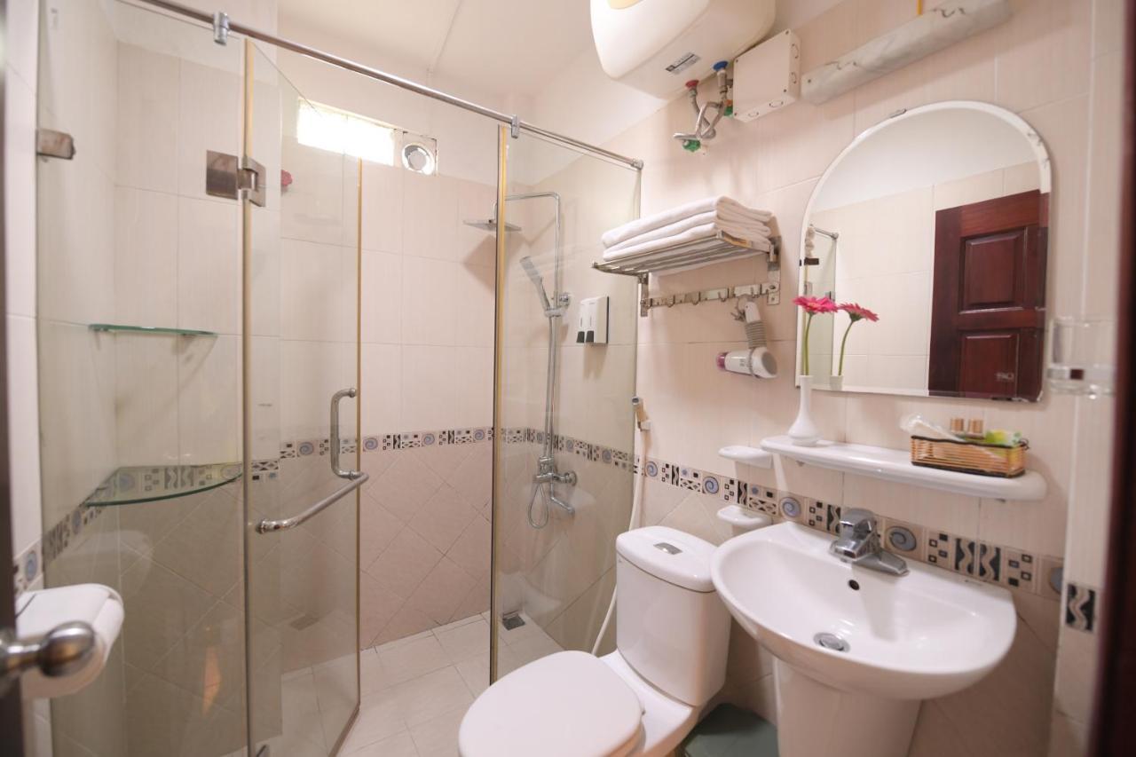 Holiday Lakeview Hotel Ханой Екстериор снимка