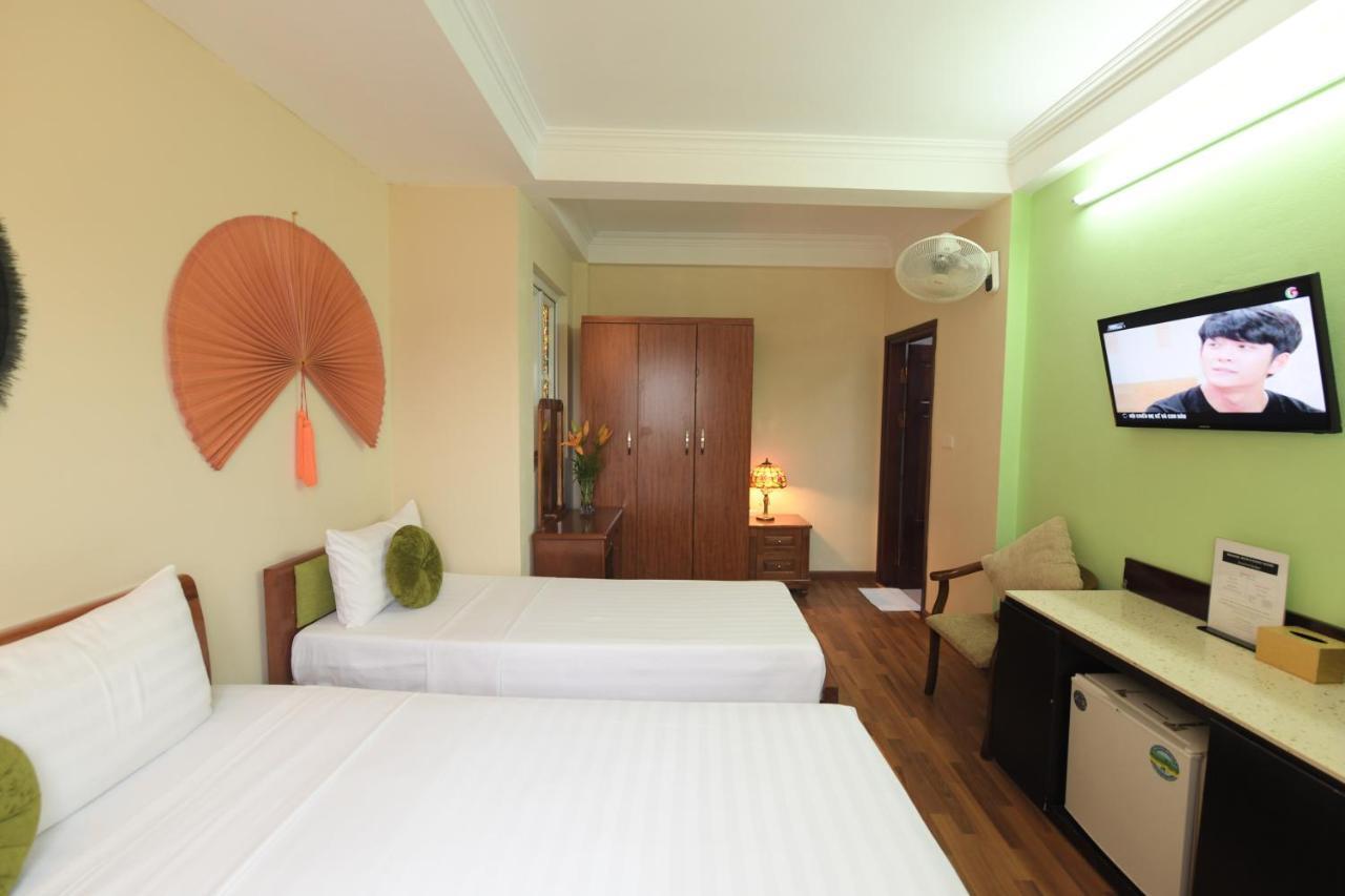 Holiday Lakeview Hotel Ханой Екстериор снимка