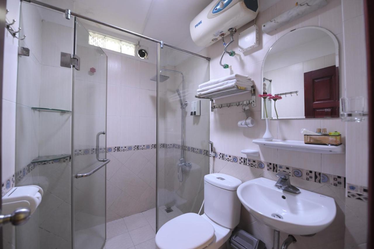 Holiday Lakeview Hotel Ханой Екстериор снимка