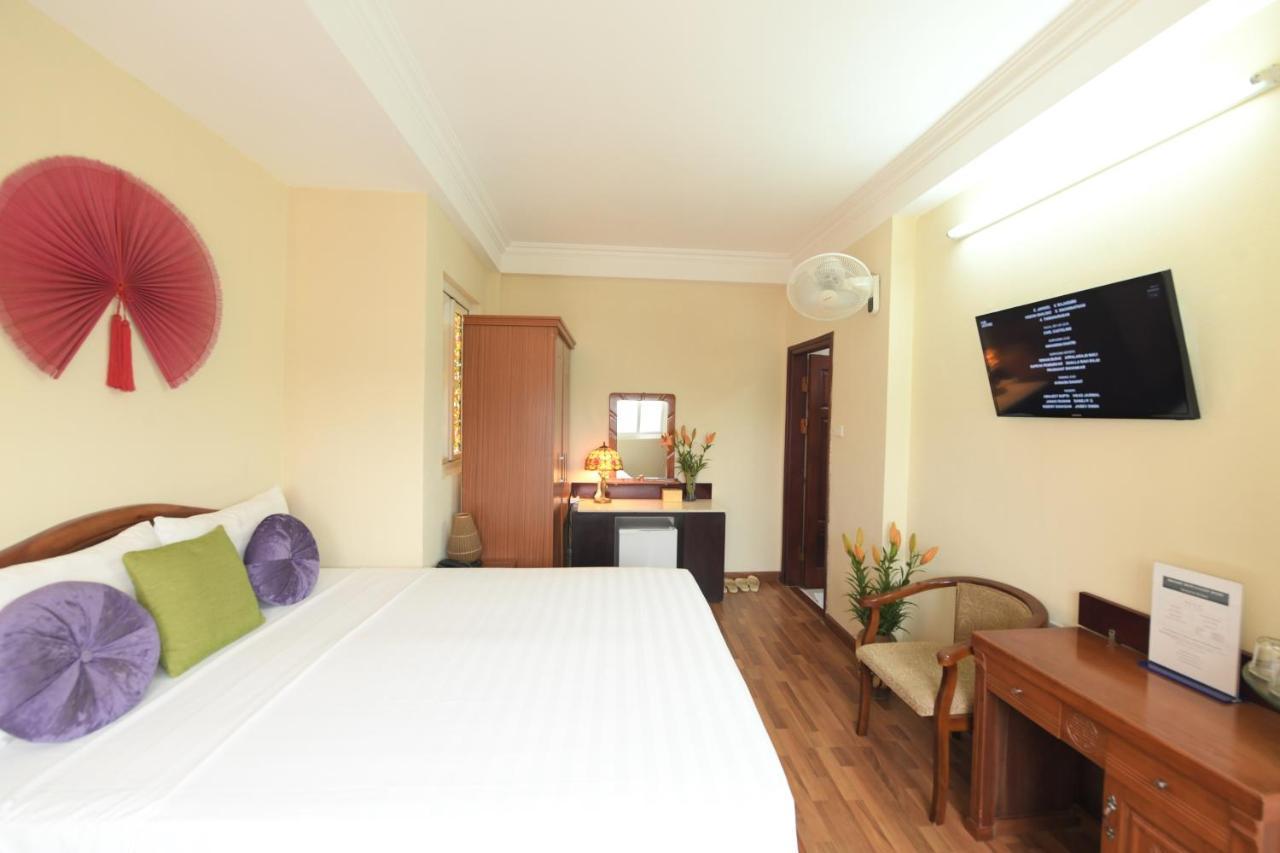 Holiday Lakeview Hotel Ханой Екстериор снимка